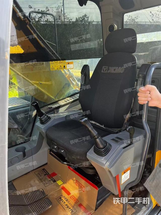 驾驶室整体（整机外观）