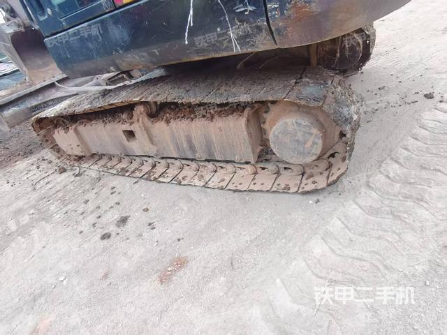 單側(cè)履帶整體（整機(jī)外觀）