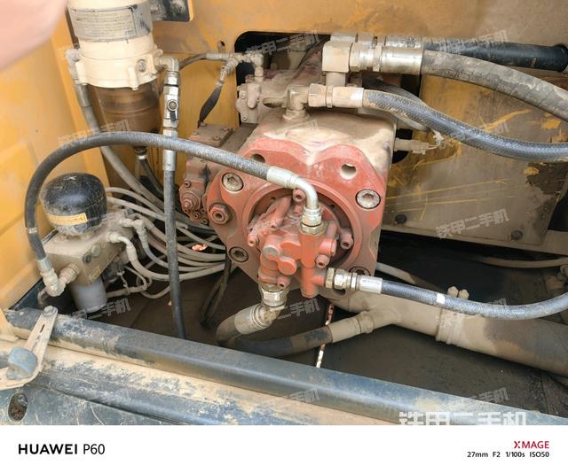 液壓泵艙室正面整體（整機(jī)外觀）