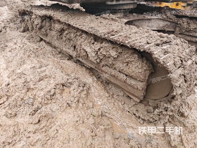 左侧履带整体 （行走机构）