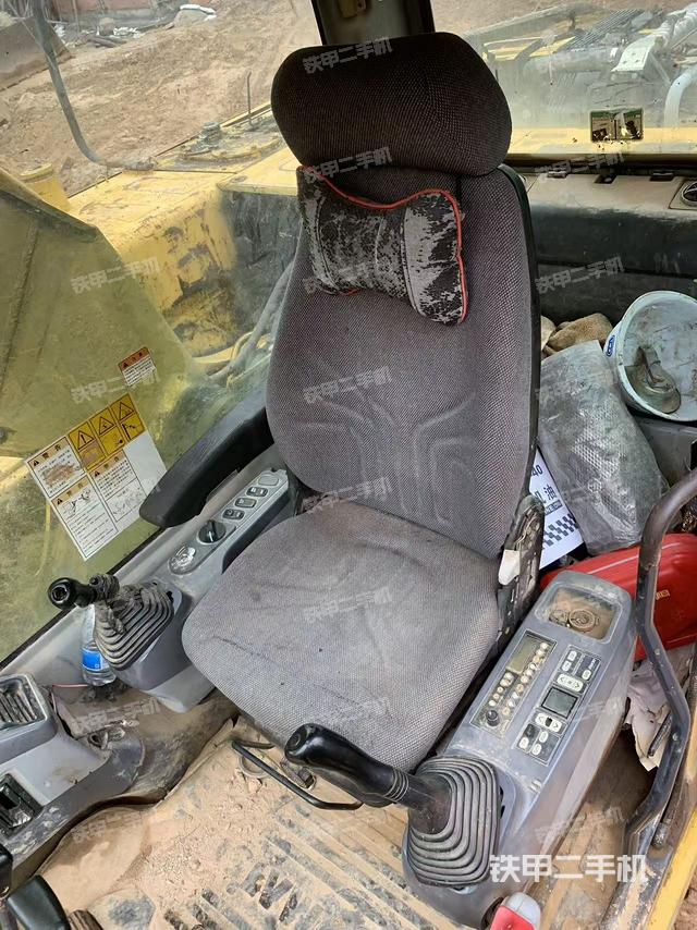 駕駛室整體（整機(jī)外觀）