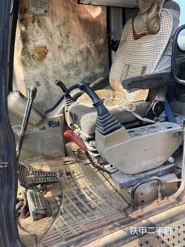 驾驶室整体（整机外观）