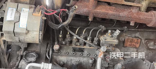 发动机右侧（整机外观及大件）