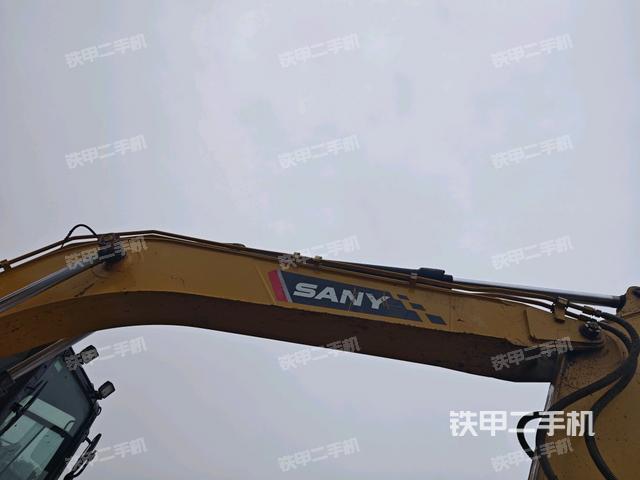 大臂整体 右侧（工作和回转装置）