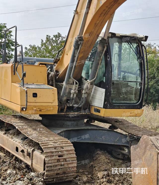 单侧履带整体（整机外观）