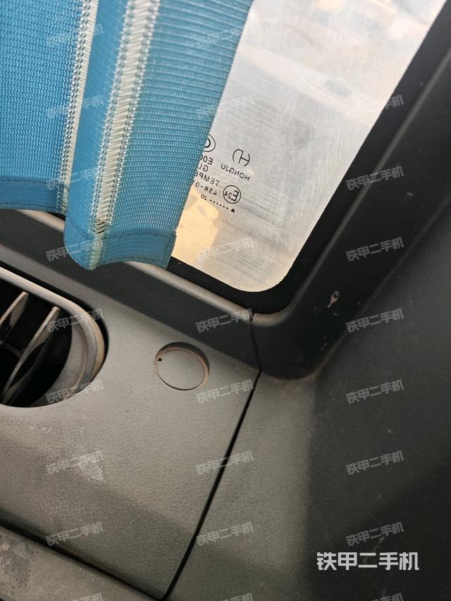 后窗玻璃角标（驾驶室部分）