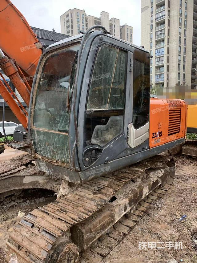 日立ZX200-3挖掘机