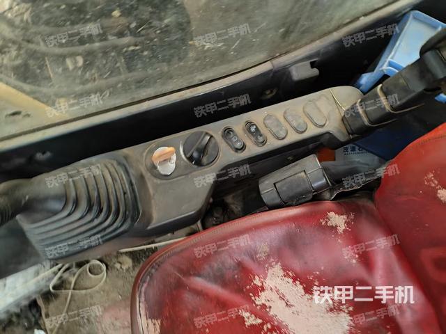 駕駛室整體（整機(jī)外觀）