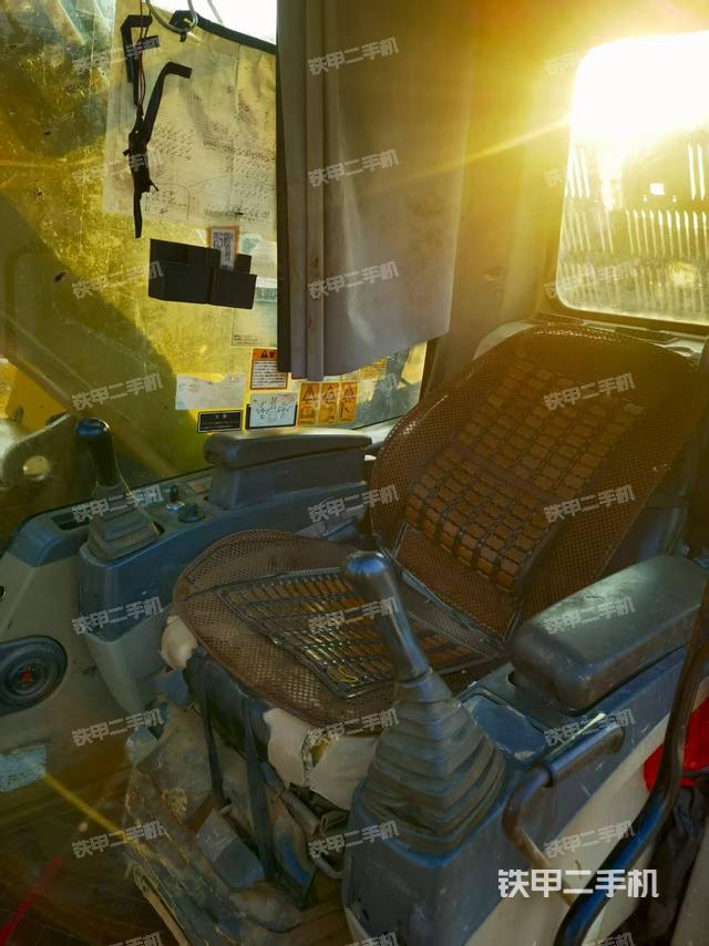 驾驶室整体（整机外观）