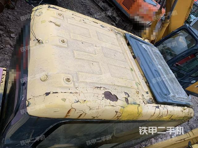 驾驶室顶部（整机外观）