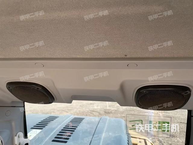 驾驶室顶部（整机外观）