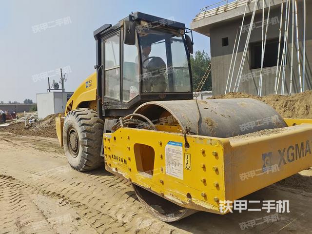 整机左侧（设备外观及核心部件）