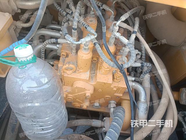 驾驶室整体（整机外观）