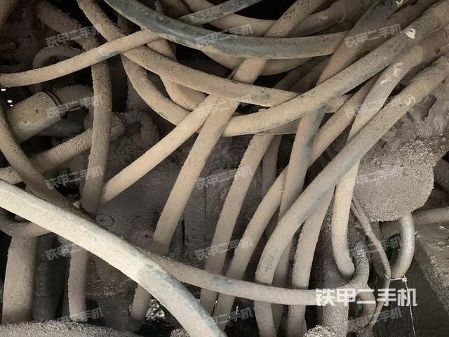 回转马达和主控阀（整机外观）