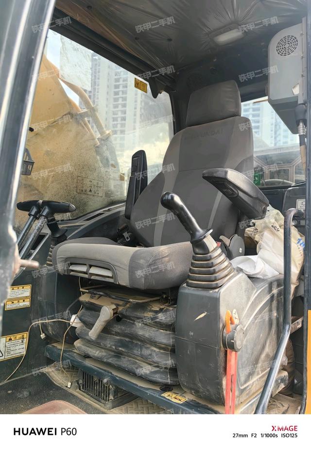 駕駛室整體（整機(jī)外觀）