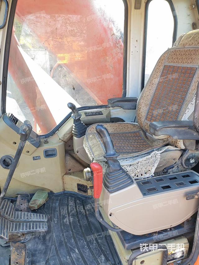 驾驶室整体（整机外观）