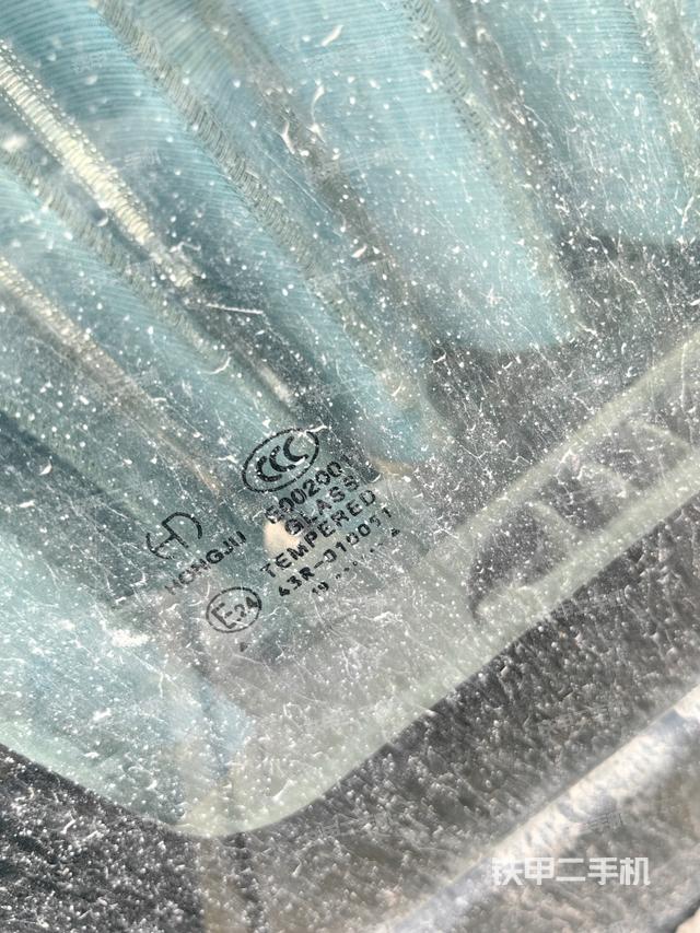 后窗玻璃角標(biāo)（駕駛室部分）