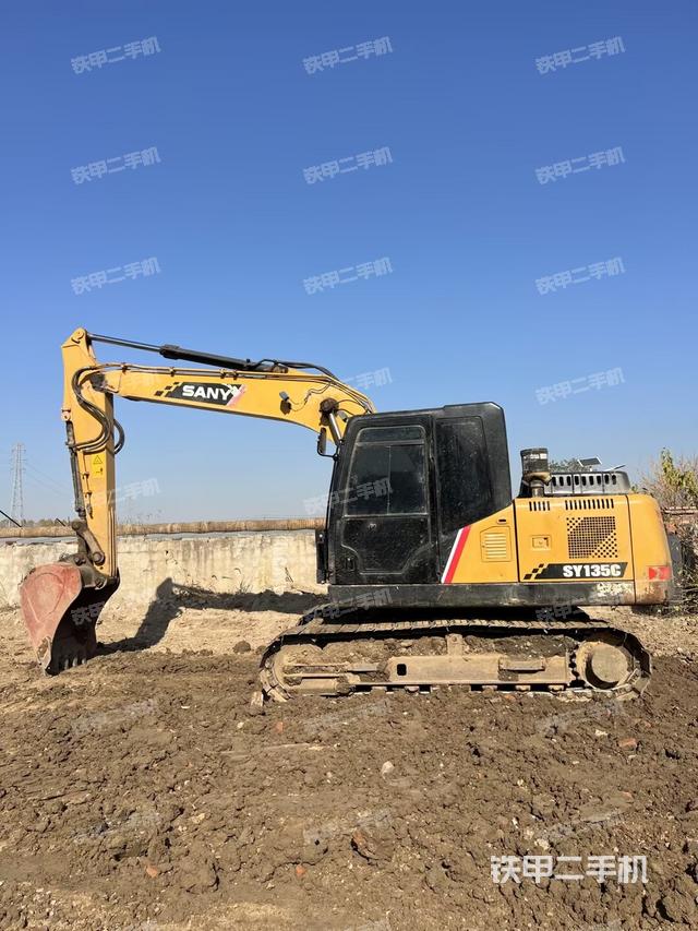 三一重工SY135C-10挖掘機(jī)