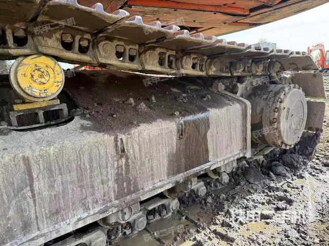 單側(cè)履帶整體（整機(jī)外觀）