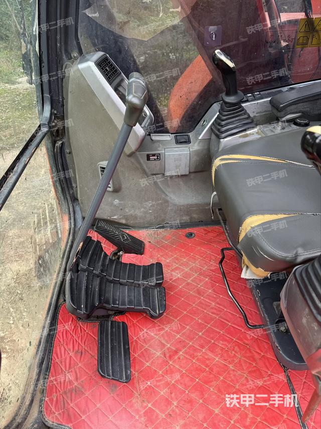 驾驶室整体（整机外观）