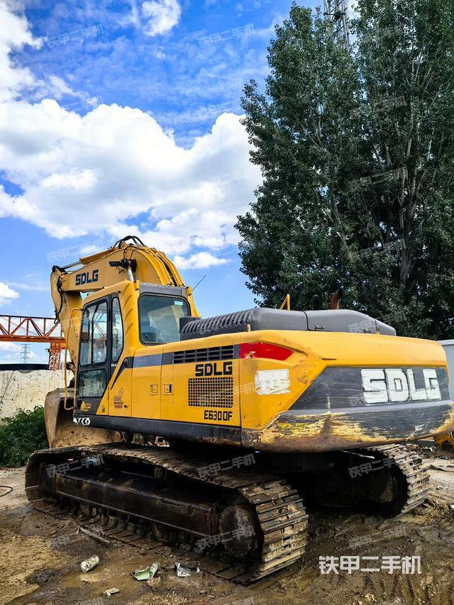 山东临工E6250F挖掘机