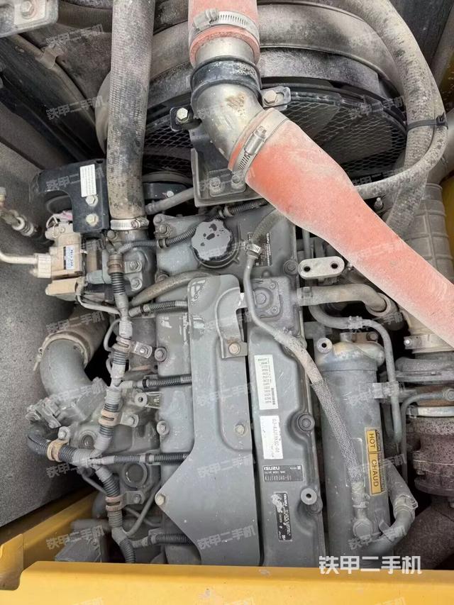 气门室盖螺丝特写（上车部件）