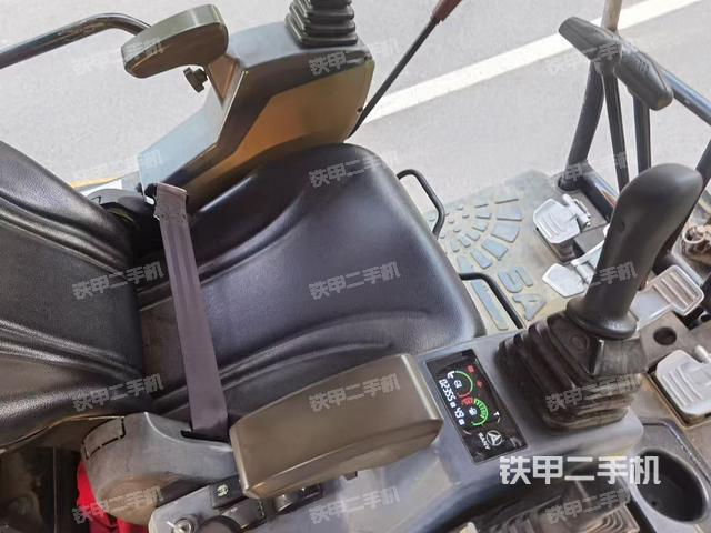 驾驶室整体（整机外观）