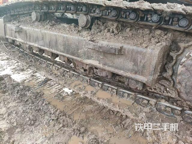 單側(cè)履帶整體（整機(jī)外觀）