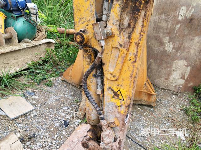 铲斗右后整体（工作和回转装置）