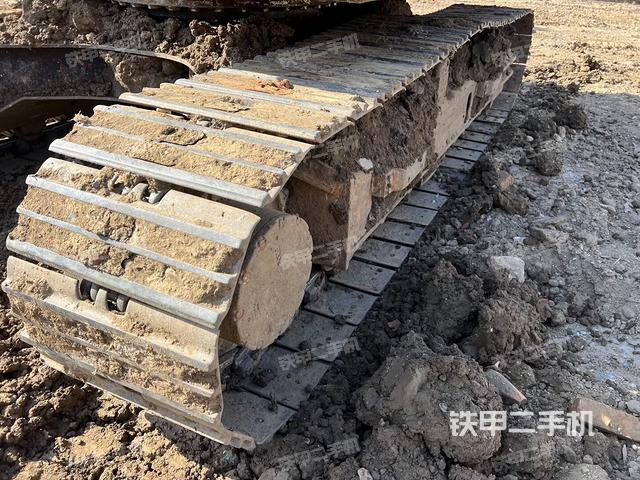 單側(cè)履帶整體（整機(jī)外觀）