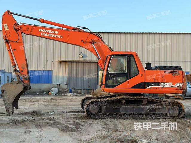 斗山DH225LC-7挖掘機(jī)