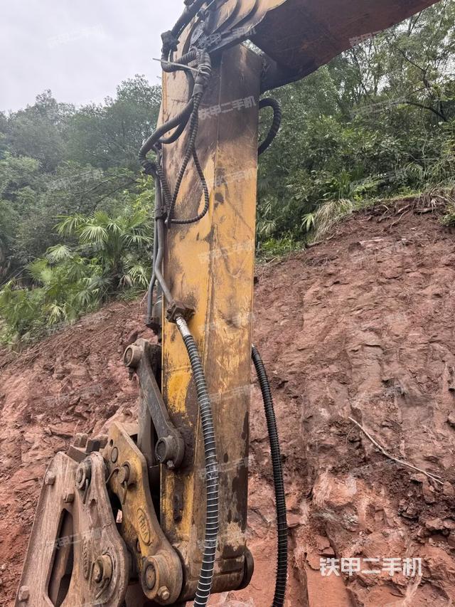 小臂整体左后（工作和回转装置）