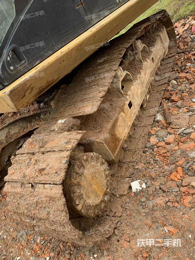 單側(cè)履帶整體（整機(jī)外觀）