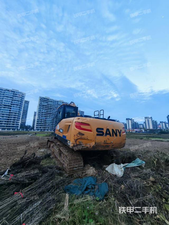 駕駛室整體（整機(jī)外觀）