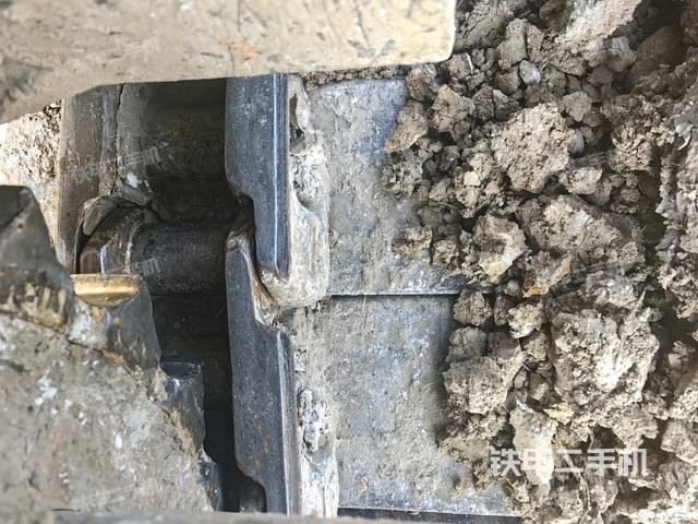 右驱动轮（行走机构）