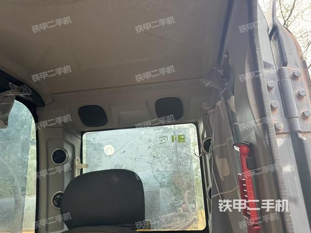 座椅后部（驾驶室部分）