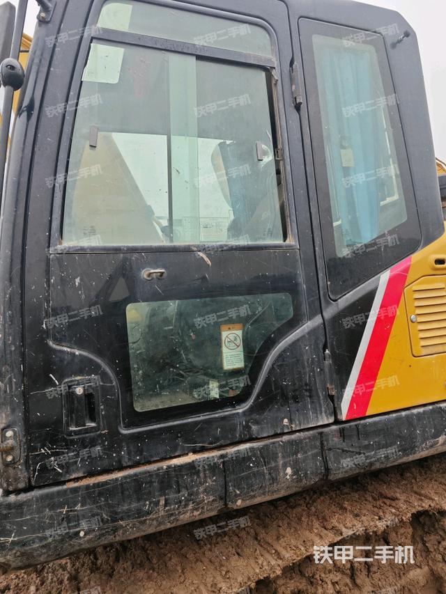 驾驶室左前45度（驾驶室部分）