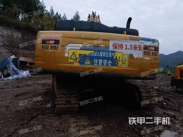 駕駛室頂部（整機外觀）