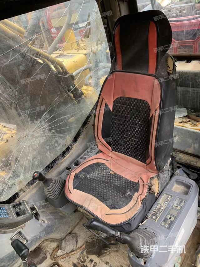 驾驶室整体（整机外观）