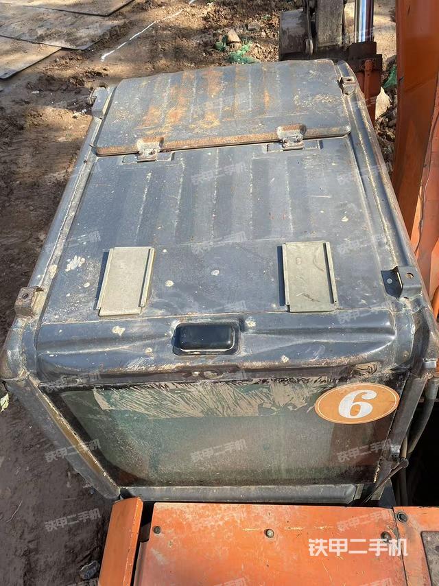 驾驶室顶部（整机外观）