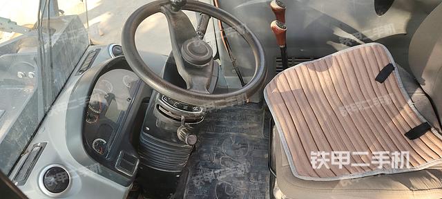 駕駛室工作臺（整機外觀及大件）