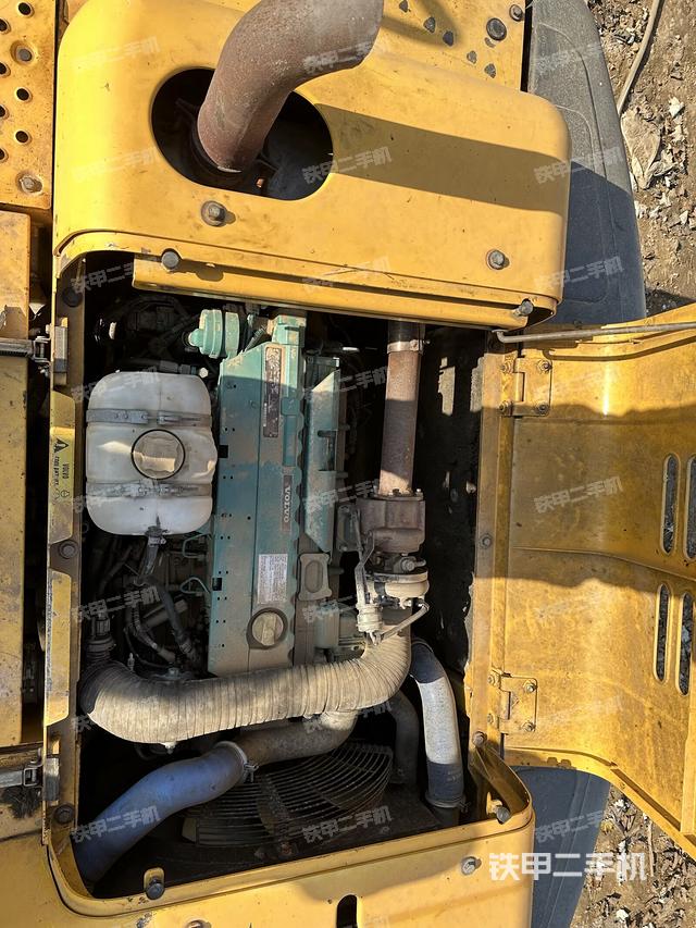 發(fā)動機整體俯視（整機外觀）