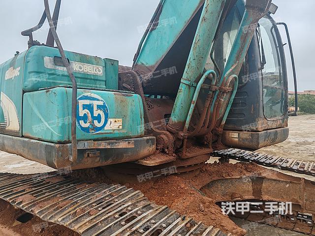 回轉(zhuǎn)馬達和主控閥（整機外觀）