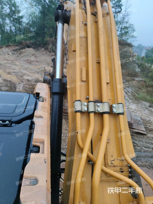 大臂背部俯視（工作和回轉(zhuǎn)裝置）