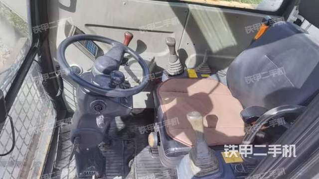 驾驶室整体（整机外观）