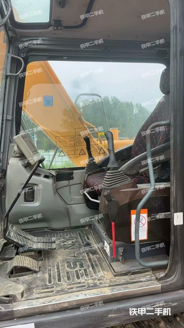 驾驶室整体（整机外观）