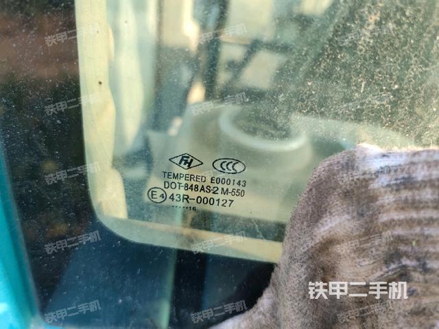 左后方玻璃角標(biāo)（駕駛室部分）