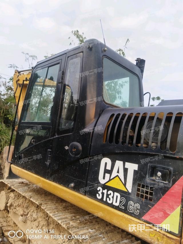 座椅后部（驾驶室部分）