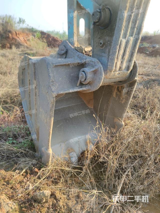 鏟斗右后整體（工作和回轉(zhuǎn)裝置）