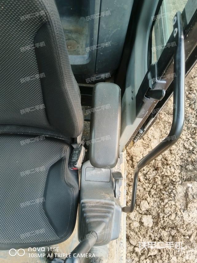 左后方玻璃角标（驾驶室部分）